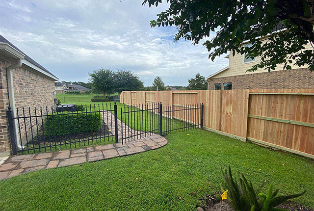 wood fence houston3
